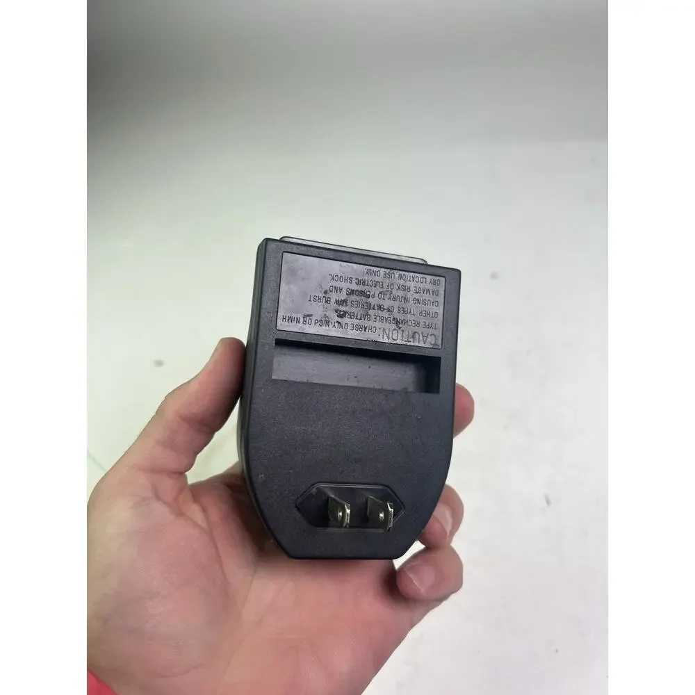 Swivel Sweeper Battery Charger XR DC080200 7.5V DC 200mA